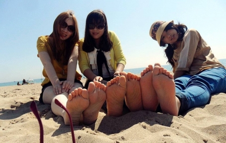 beach02 - fun, people, model, cool, actress, celebrity