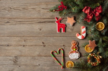 Merry Christmas! - craciun, deco, wood, chrismtas, gingerbread, reindeer, red, card, texture