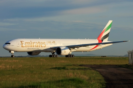 emirates boeing 777 - 777, emirates, boeing 777, boeing