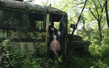 Old bus - trznsport, trees, girl, green, bus, old