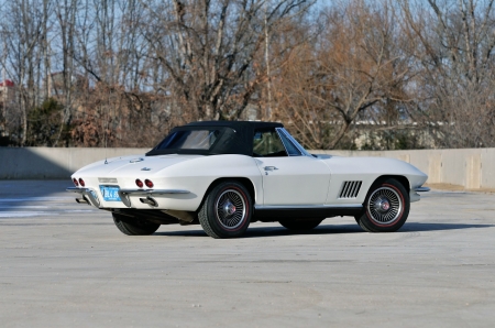 1967-Corvette-Stingray-427-Convertible