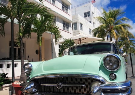 Miami  - cars, gold, 50s