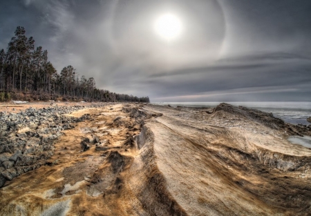 Halo of the sun - nature, halo, sea, sun