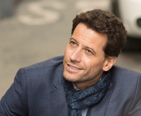 Ioan Gruffudd - face, ioan gruffudd, man, actor, scarf