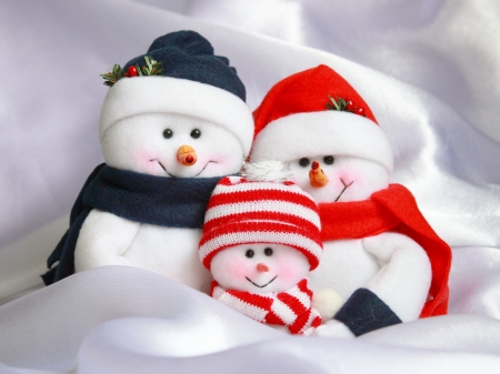 Snowman's family - hat, snowman, winter, family, christmas, scarf, craciun, cute, trio