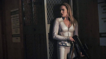 Caity Lotz AKA Sara Lance - fun, actress, people, cool, caity lotz, celebrity, model