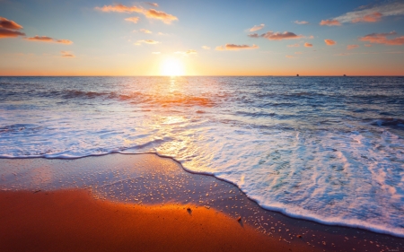 Gold Beach - water, nature, beach, sun, sky