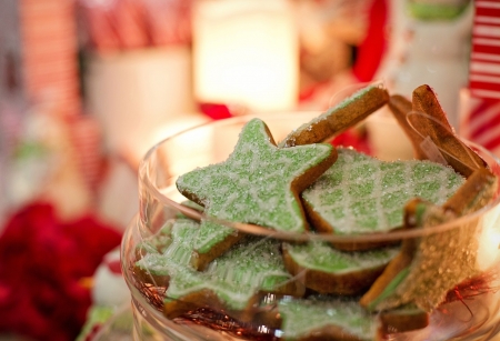 Christmas Cookies - gingerbread, beautuful, red, delicious, green, food, christmas, cookies