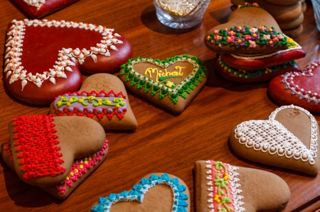 Gingerbread hearts - sweets, hearts, gingerbread, red, lovely, cookies, christmas