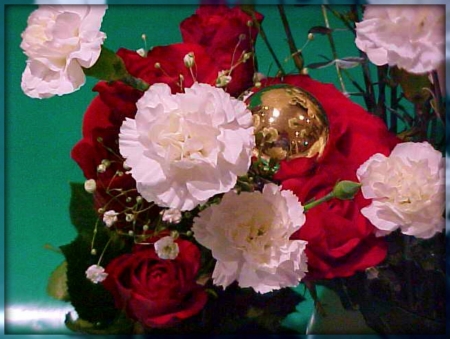 Yule-Bouquet - flowers, decoration, roses, christmas