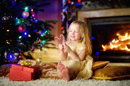 Sweet moment - craciun, girl, candy cane, child, copil, tree, christmas, blonde