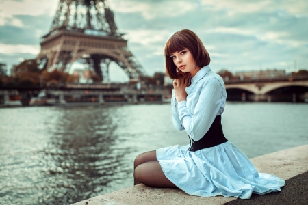 Pretty Woman in Front of the Eiffel Tower, Paris