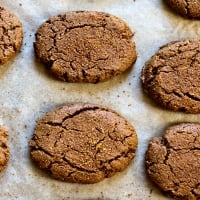 Chewy Ginger Gingerbread Cookies