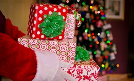 Merry Christmas! - craciun, gift, christmas, white, santa, red, hand, green, glove