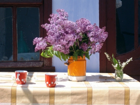 LILACS ON THE TABLE - flowers, table, image, lilacs