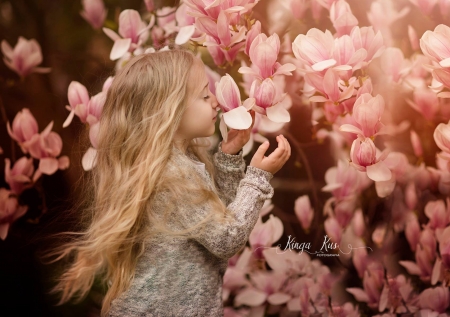 Magnolia - girl, child, copil, kinga kustwan szwajnos, spring, pink, magnolia, little, flower, blonde