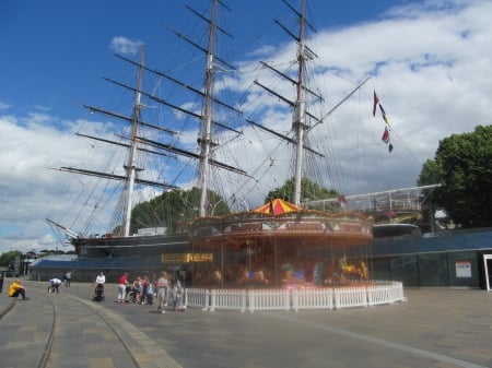 Cutty Sark & Carousel - boats, greenwich, uk, sailboats, clippers