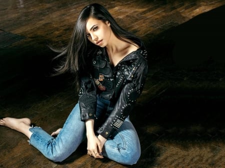 Sofia Carson - actress, 2018, jeans, sofia, wallpaper, singer, jacket, model, carson, beautiful, sofia carson, feet