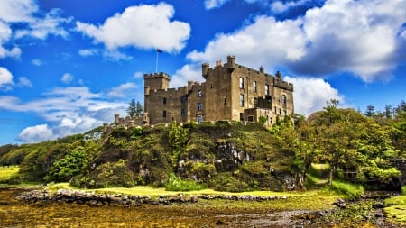 Dunvegan Castle - Isle of Skye - Scotland - scottish islands, scottish castles, dunvegan castle, scottish highlands, isle of skye, castles, scotland, skye