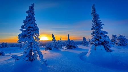 Winter beauty - sky, mountain, snow, sun, beautiful, winter, sunset, sunrise