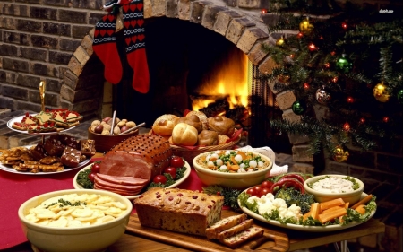 christmas dinner - christmas, dinner, stockings, fireplace, ham, tree