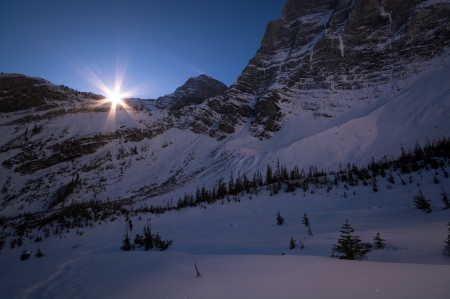 Rays of Winter Sunset - winter, sunset, nature, rays, snow, mountains, banff