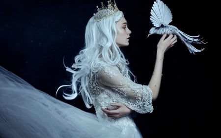 Princess - bird, blue, girl, black, hand, woman, model, pasare, princess, bella kotak