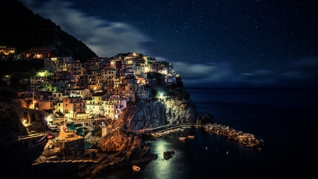 Manorola - boats, Firefox Persona theme, Italy, lights, sea, city, seaside, houses