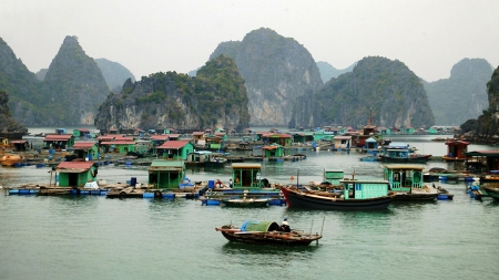 cua van city - house, water, boat, van, city, mountains, cua