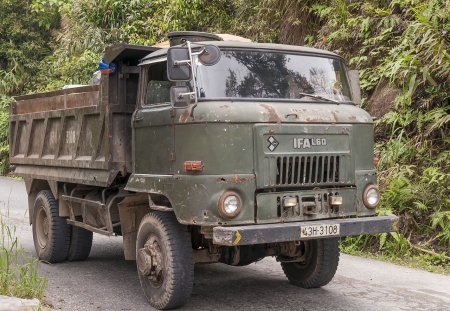 ifa l60 - truck, road, dump, grass