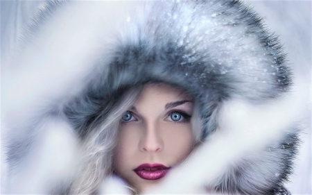 Beauty - winter, blue, hood, girl, eyes, pink, fur, lips, woman, model, iarna, face