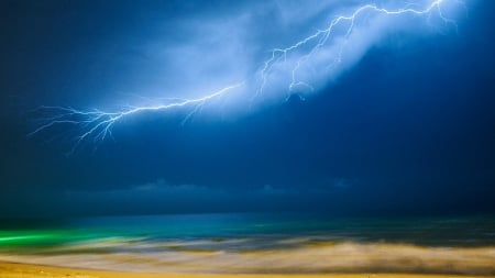 Big Thunder Above the Sea - sea, nature, thunder, sky