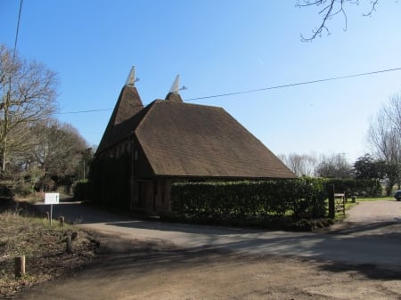 The Old Granary - houses, nurstead, uk, architecture, kent