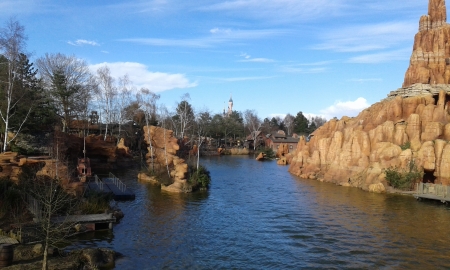 MOUNTAIN - architecture, disney, paris, parks