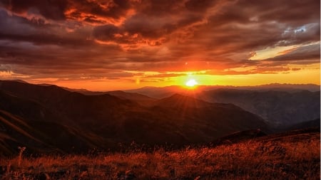 Grand Sunset - clouds, fields, sunrise, dawn, Firefox Persona theme, sunset, bright, mountains, sky