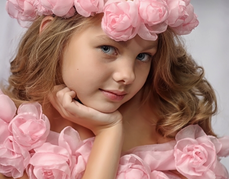 :) - beauty, girl, wreath, child, copil, face, pink, hand, cute, flower