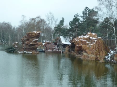 petite cabane - france, architecture, disney, parks