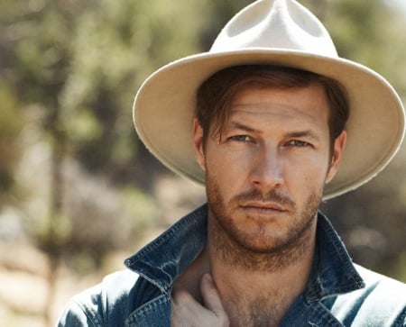 Luke Bracey - hat, actor, Luke Bracey, face, man