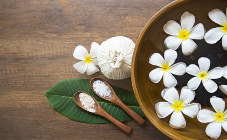 Thai Massage - Sea salt, Plumeria, Ball, Flowers