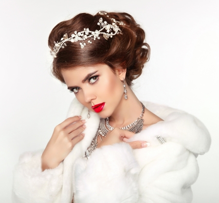 Beauty - woman, fur, lips, girl, tiara, winter, jewel, model, white, red