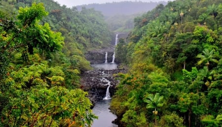 Exotic water cascades