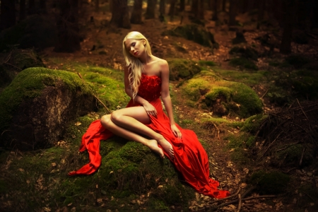 Model Sandra Bienert Sits on the Ground - ground, blonde, girl, model