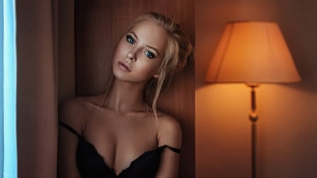 Unknown Model - babe, gorgeous, woman, model, blonde, lamp, light, indoor