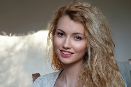 Unknown Model - beautiful, curly hair, blonde, Gorgeous, smile, woman, model, cute, wallpaper