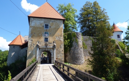 Ozalj Castle, Croatia - gate, bridge, castle, croatia