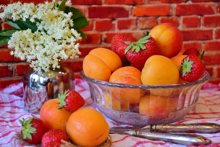 Fruits in a glass bowl - juice, strawberries, healthy, bowl, apricots