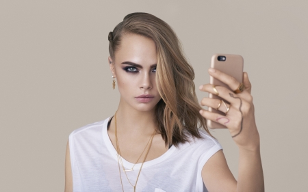 Cara Delevigne - woman, actress, selfie, model, phone, beautiful, babe, cara delevigne, blonde