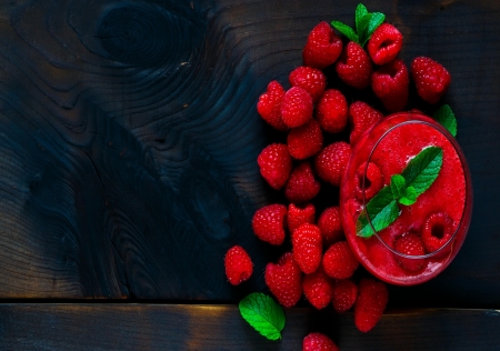 Fruit dessert - leave, raspberries, berries, glass