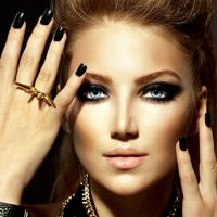 Rocker Eyes Make up