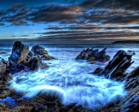 Stormy Beach - water, sky, clouds, rocks